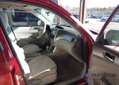 2010 Subaru Forester 2.5X Premium z USA, uszkodzony, nr VIN JF2SH6CC2AH720057